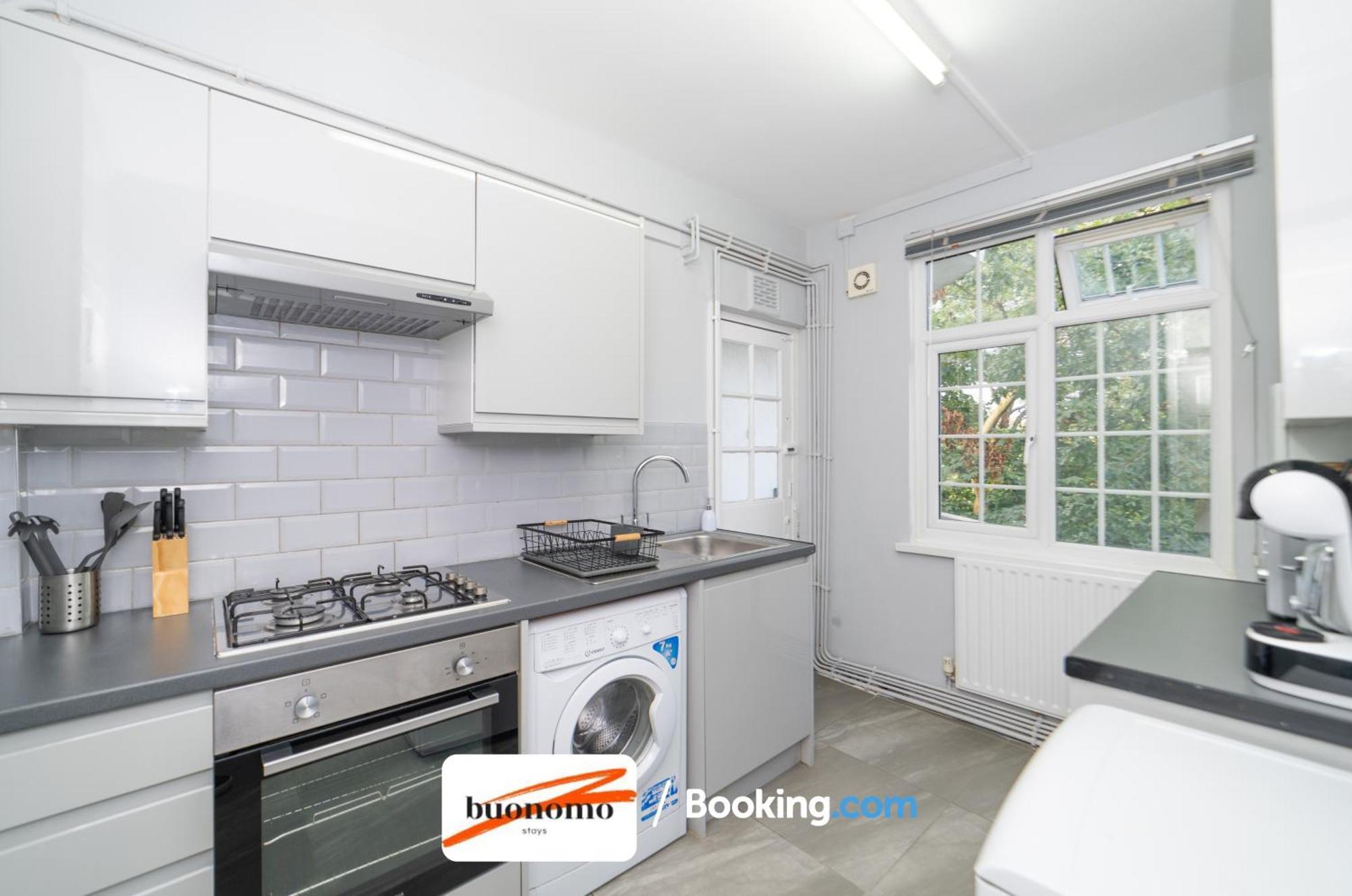 Two Bedroom Apartment By Buonomo Stays Short Lets & Serviced Accommodation With Balcony لندن المظهر الخارجي الصورة